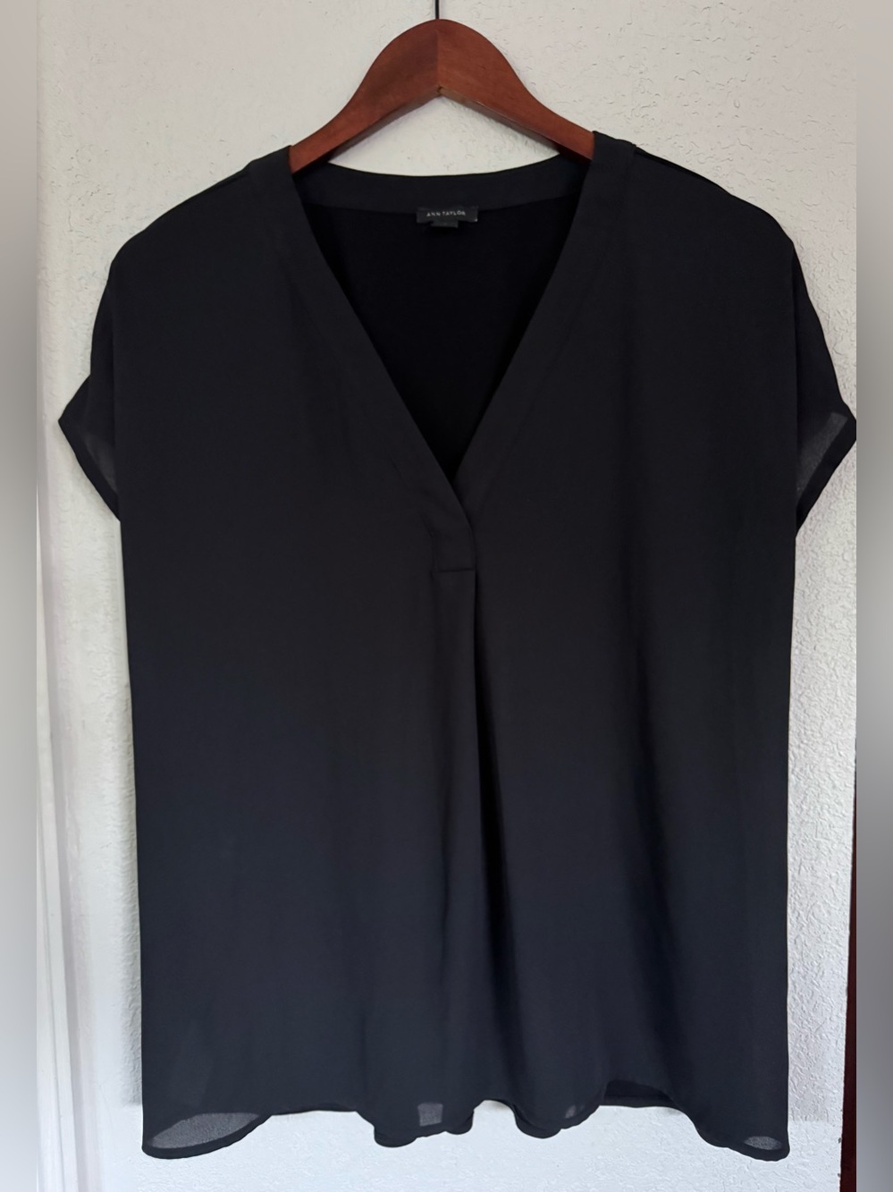 Ann Taylor Black Short-Sleeve Top